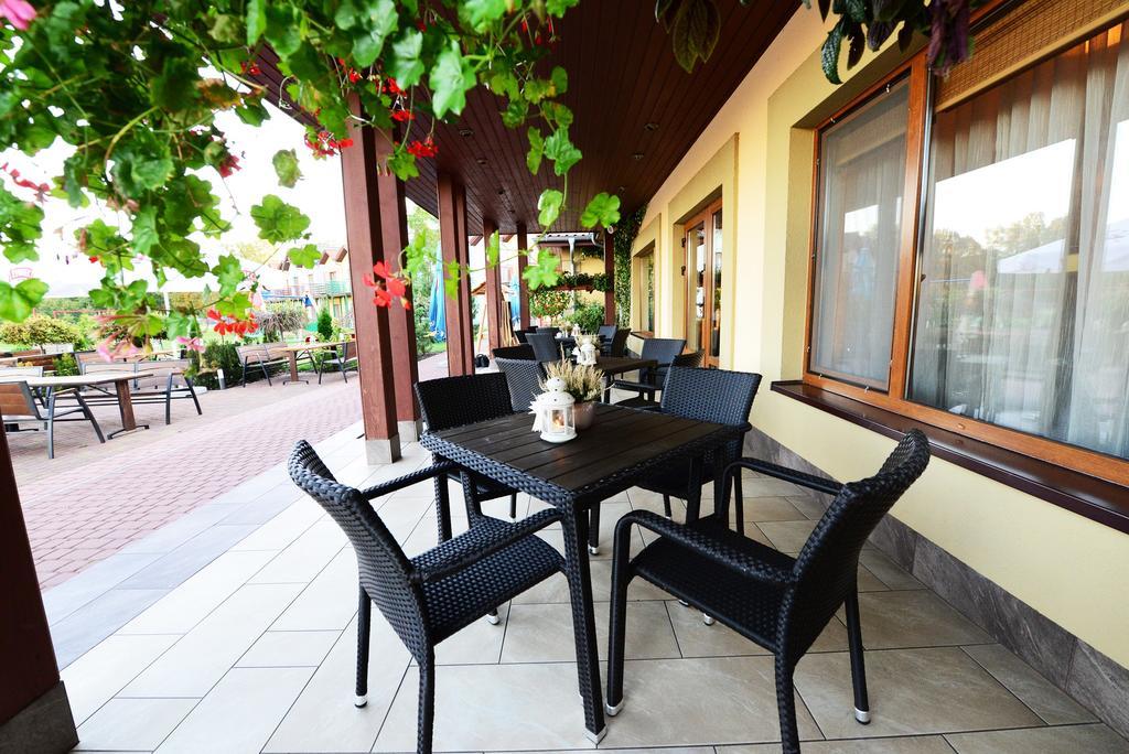Hotel Daglezja Nad Jeziorem Kornickim Kornik Luaran gambar