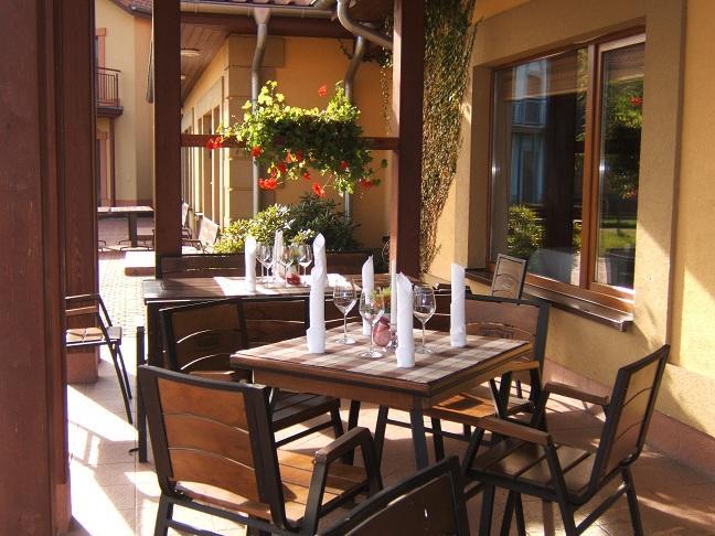 Hotel Daglezja Nad Jeziorem Kornickim Kornik Luaran gambar