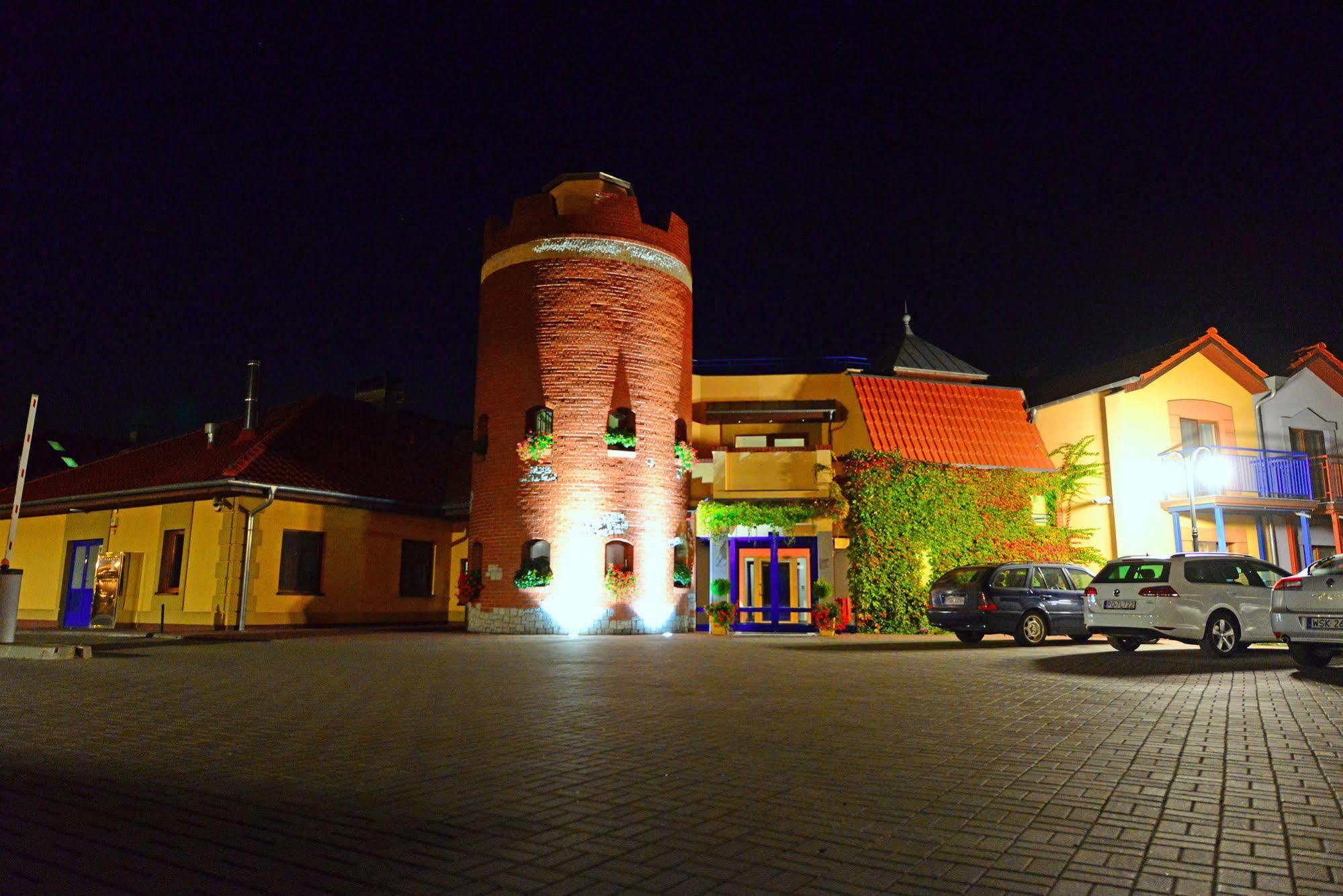 Hotel Daglezja Nad Jeziorem Kornickim Kornik Luaran gambar